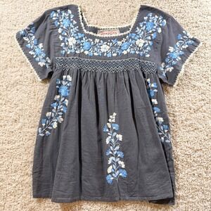 Siren Grey Floral Embroidered Boho Peasant Blouse M Smocked Cottagecore Summer